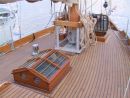 Deck stepped mast with stainless steel pin-rail.
There is no galvanised steel on Toucando but the stainless steel has been bead blasted for period finish/ patina.
